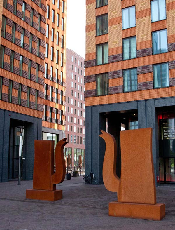 Explorando las Esculturas en Ámsterdam